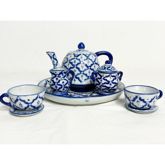 Vintage Miniature Porcelain Children's or Dollhouse Tea Set in Blue/White - Picture 2 of 10